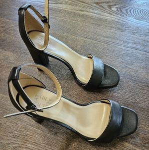 Naturalizer black leather ankle strap Size 9.5